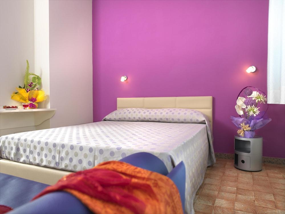 Hotel Elizabeth Белариа-Игеа Марина Екстериор снимка